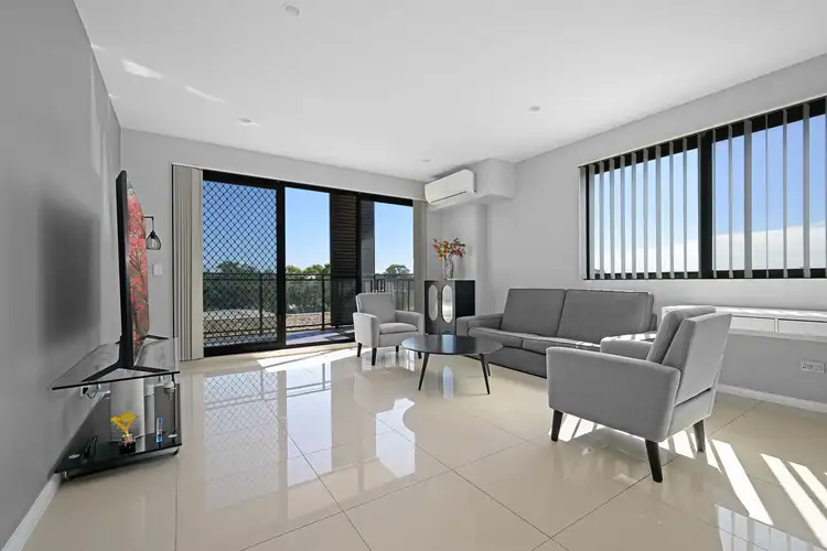 709/240 Great Western Highway