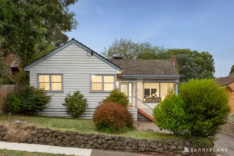 18 Ruthven Street