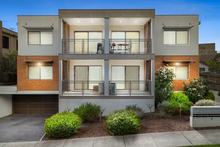 7/4 Browns Avenue