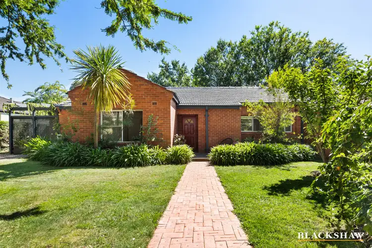 93 Captain Cook Crescent