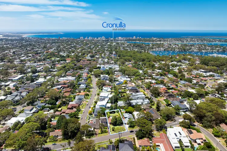 12 Saunders Bay Road