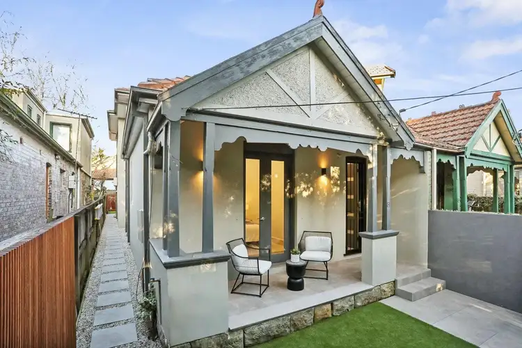 81 York Road