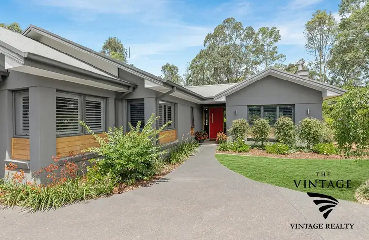 2 Maculata Place