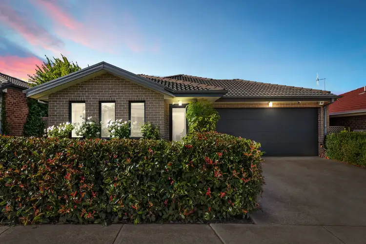 11 Jimmy Clements Crescent