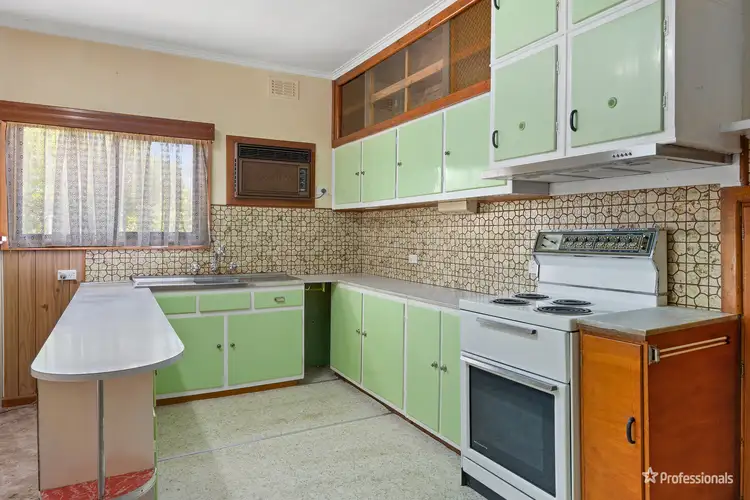 Sixth view of Homely house listing, 8 Francis Avenue, Maryborough VIC 3465