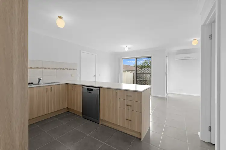 Fourth view of Homely unit listing, 10/9 Shakespeare Court, Drouin VIC 3818