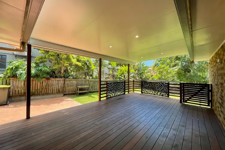 19 Woodhouse Road