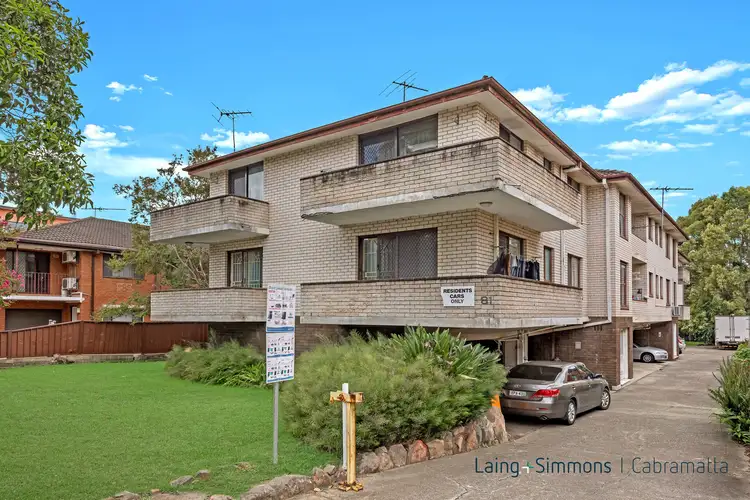 9/81 Hughes Street