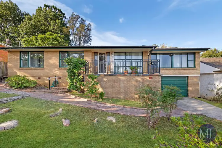 13 Dan Crescent