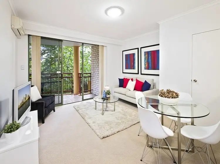 48/15A Herbert Street