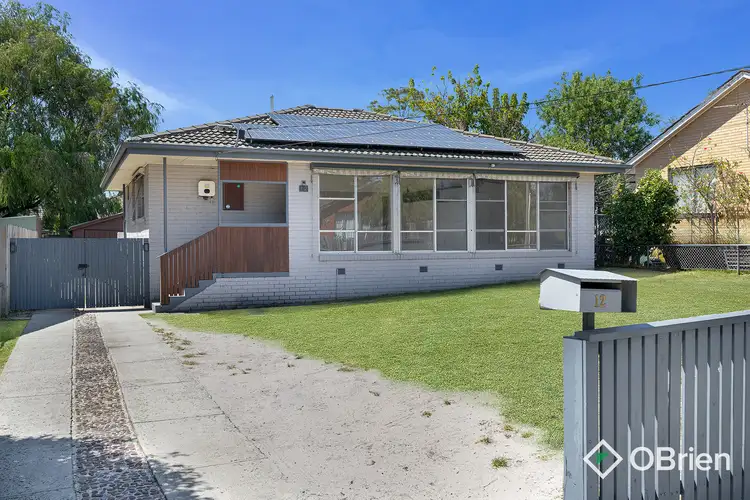 12 Hodgins Crescent