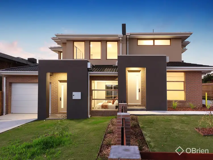 2/7 Claudel Street