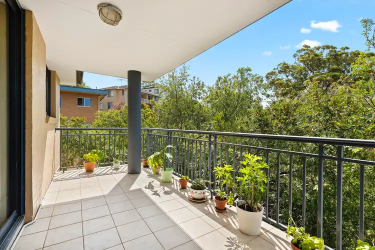 21/20 Mooramba Road