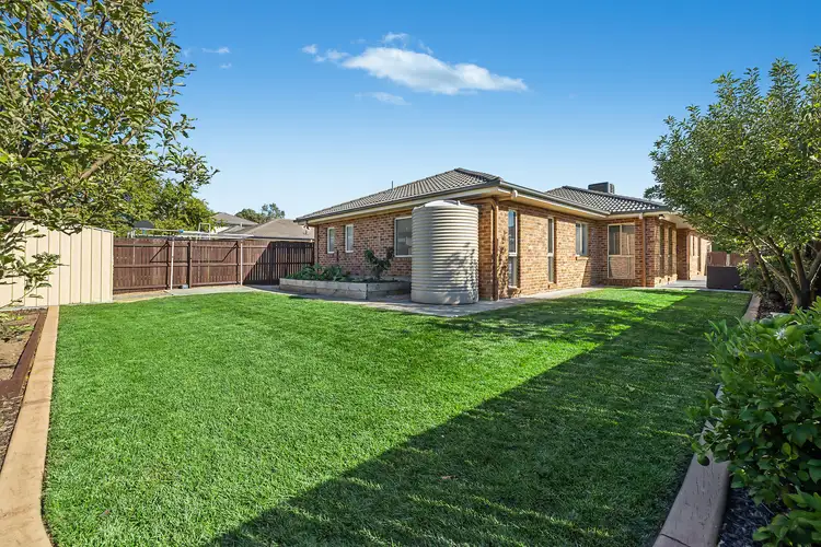 16 Ellinor Walker Street