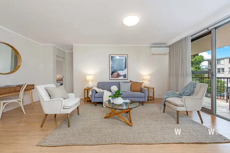 2/3a Bortfield Drive