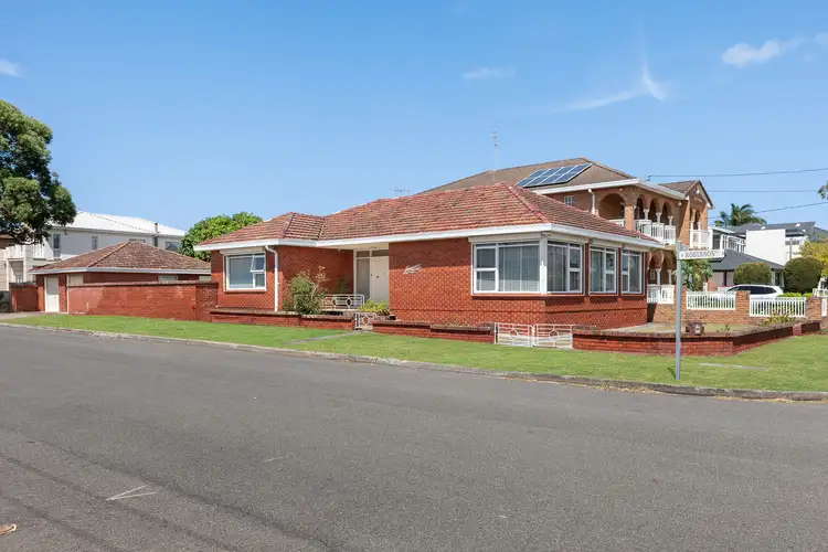 2 Cassilis Street
