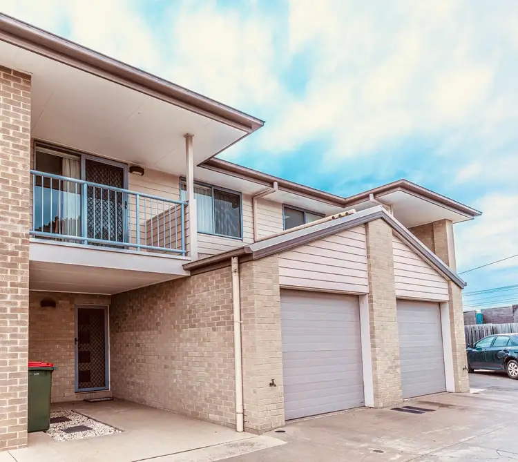4/12 Joyce Street