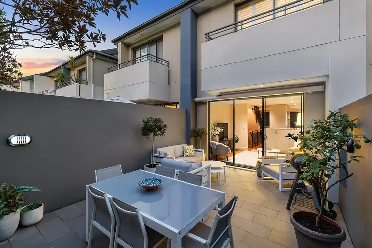 3/2 Hamilton Avenue