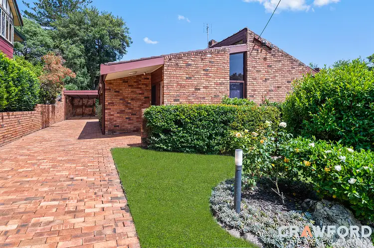 11 Brett Street