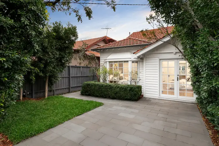 11 Kipling Street