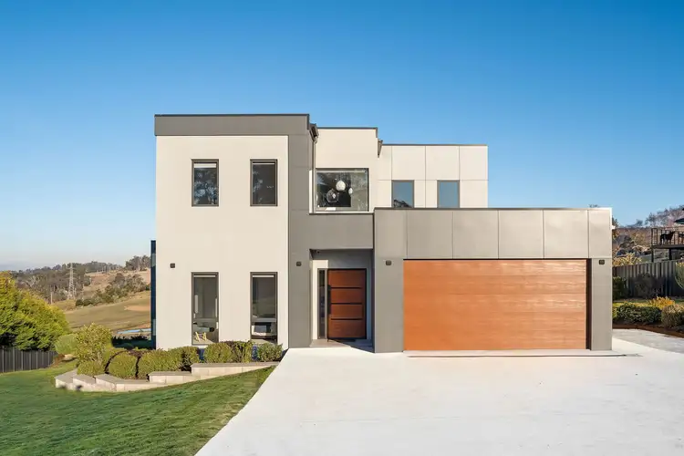 17 Acropolis Drive