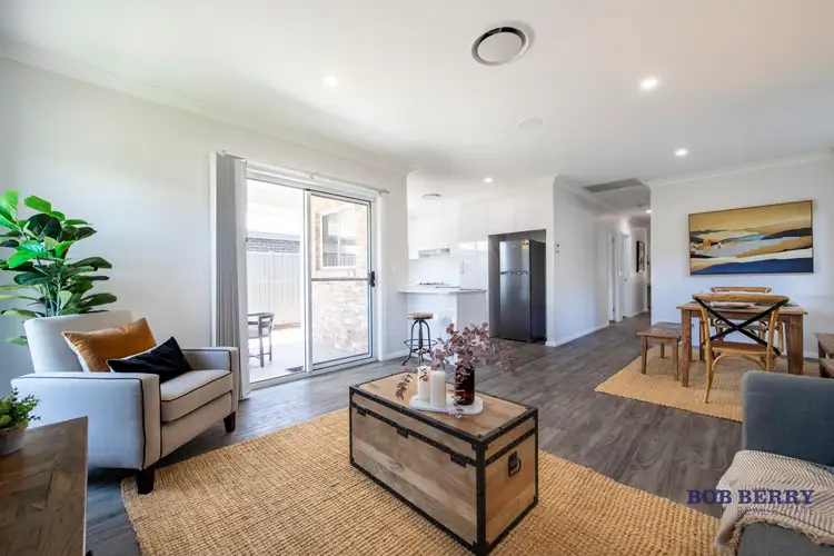 40 Azure Avenue
