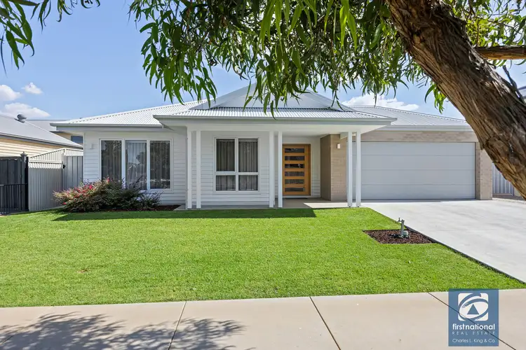 7 Cormorant Street