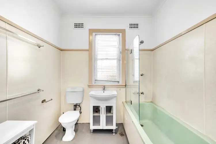 Sixth view of Homely house listing, 11 Kent Street, Tamworth NSW 2340
