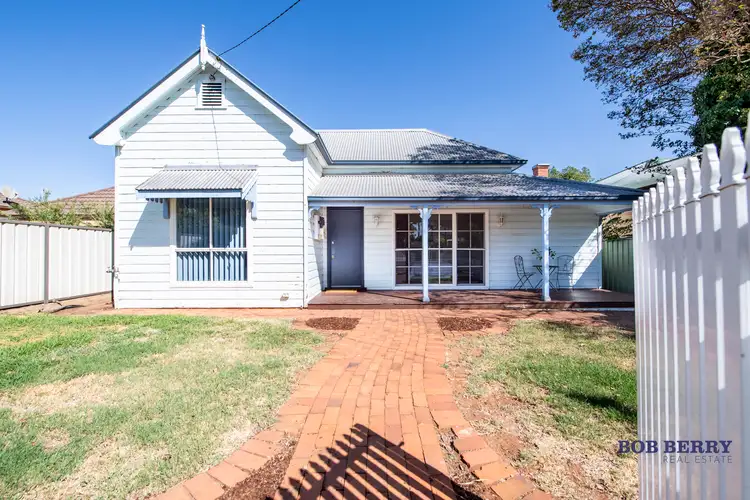 17 Rawson Street