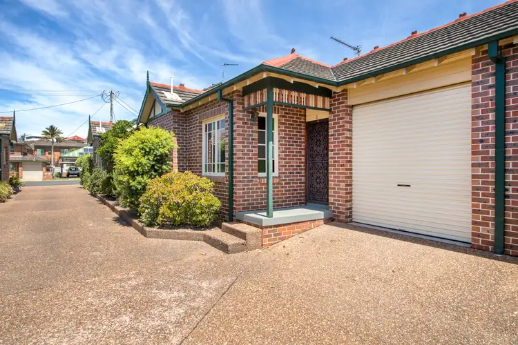 2/3 Hall Street