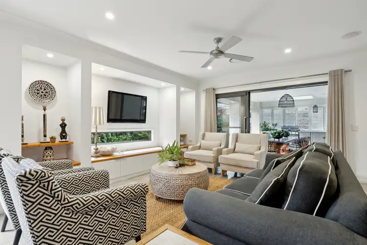 12 Eyre Road