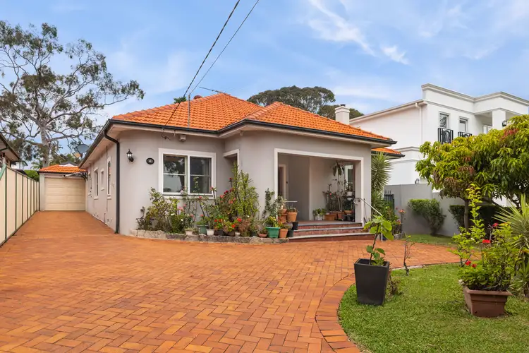 6 Arthur Street