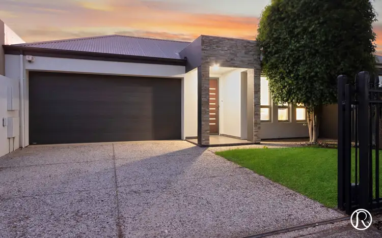 16A Drummond Avenue