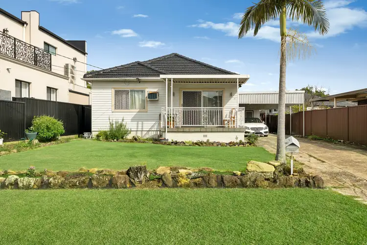 21 Narelle Crescent