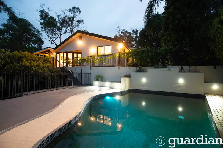 8 Otago Close