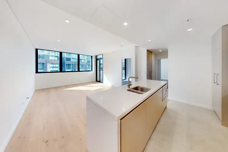 110/32 Civic Way