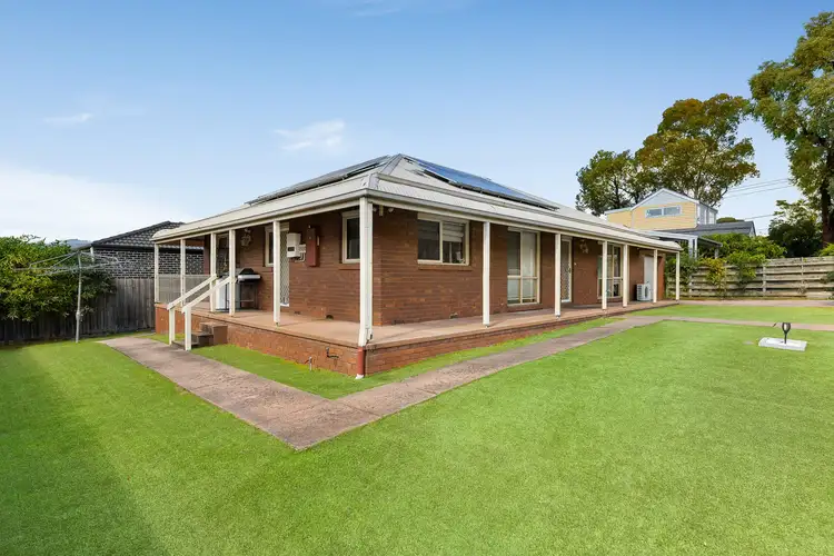 7 Kenneth Road