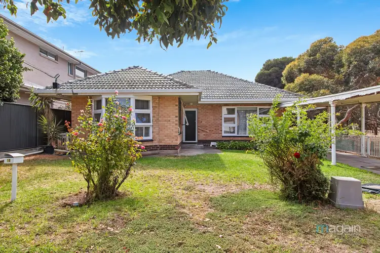 10 Clarence Street