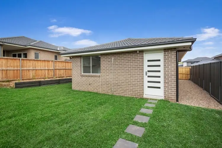 83a Arthur Phillip Drive
