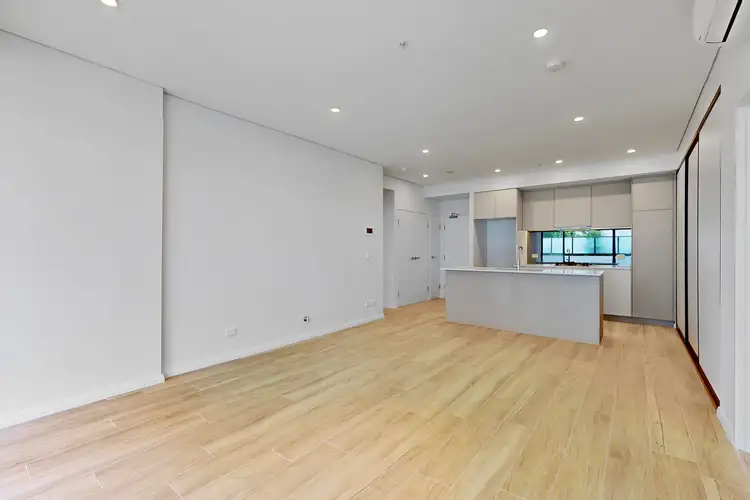 110/4A Hasluck Street