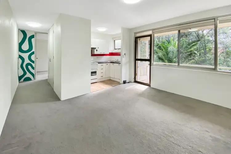 21/52 Meadow Crescent