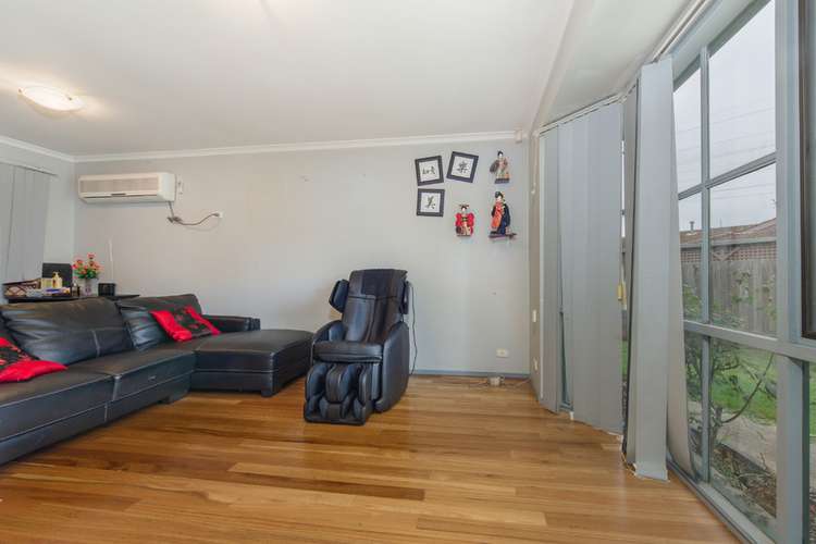 Second view of Homely house listing, 7 Penola Close, St Albans VIC 3021