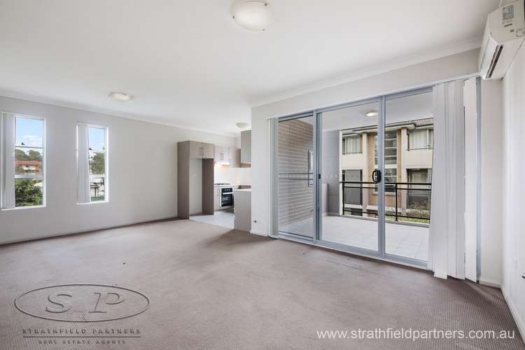 Main view of Homely unit listing, 19/21-27 Cross Street, Guildford NSW 2161