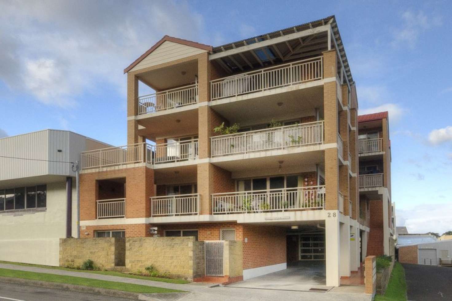 Main view of Homely unit listing, 2/28 Underwood Street, Corrimal NSW 2518