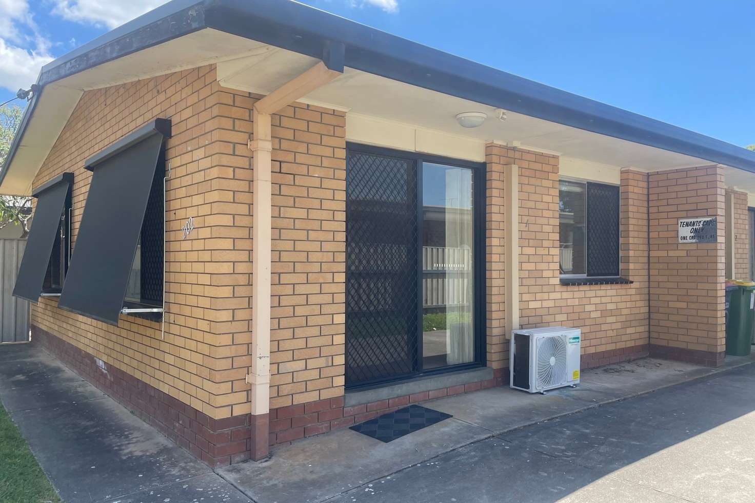 Main view of Homely unit listing, 1/202 Plummer Street, Albury NSW 2640