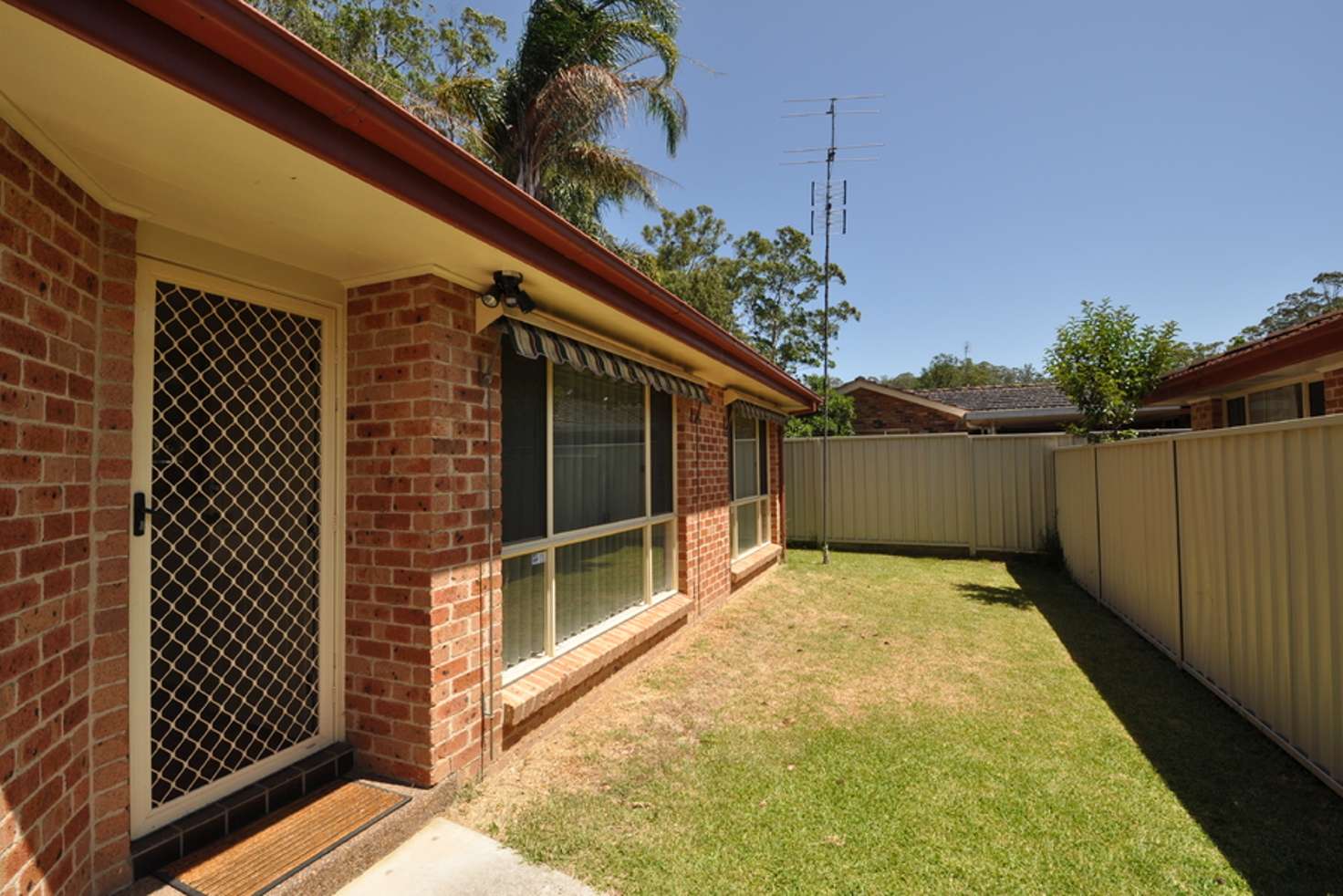 Main view of Homely unit listing, 2/19 Donna Close, Lisarow NSW 2250