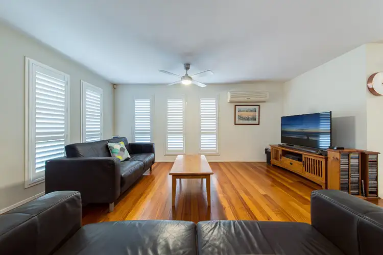 1/10 Deborah Close, Mudjimba QLD 4564