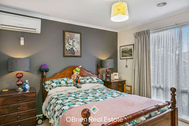 Fifth view of Homely house listing, 2 MacAlister Place, Pakenham VIC 3810