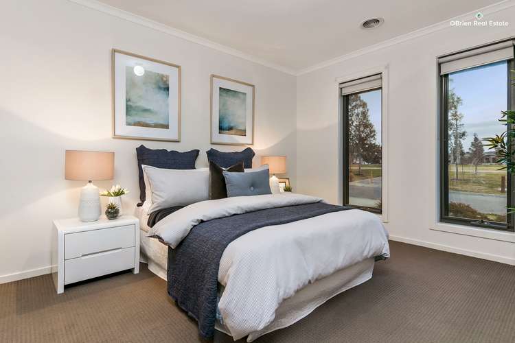 Fifth view of Homely house listing, 8 Sutton Rise, Cranbourne North VIC 3977