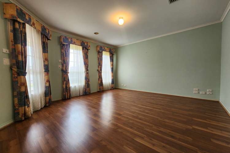 Second view of Homely house listing, 10 Daneson Retreat, Keilor Downs VIC 3038